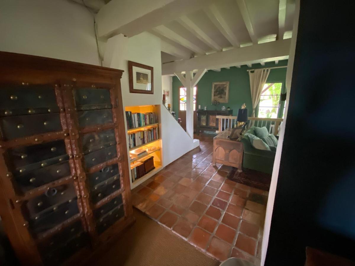 Bed and Breakfast Domaine Du Tafiart Sarron Экстерьер фото