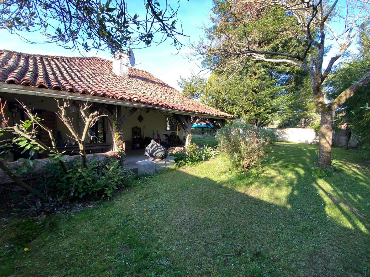 Bed and Breakfast Domaine Du Tafiart Sarron Экстерьер фото